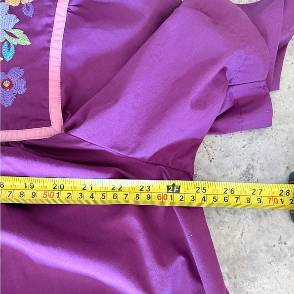 Go Softly Patio Dress LARGE Full Zip W/pockets Purple Embroidered EXC - Picture 8 of 8